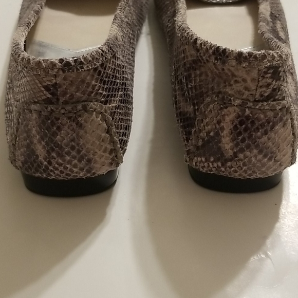 Michael kors loafers - Picture 8 of 11